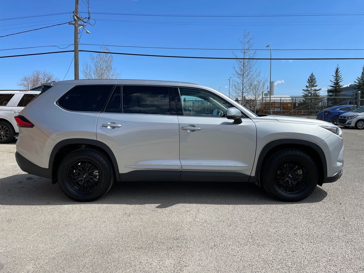 2024 Toyota Grand Highlander Hybrid - Image 4