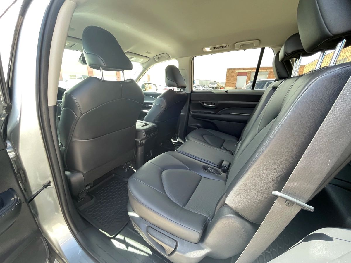 2024 Toyota Grand Highlander Hybrid - Image 14