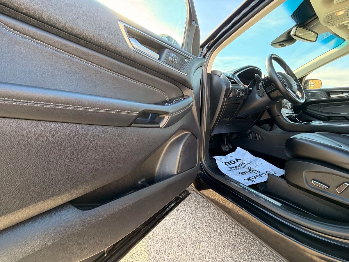 2019 Ford Edge - Image 17