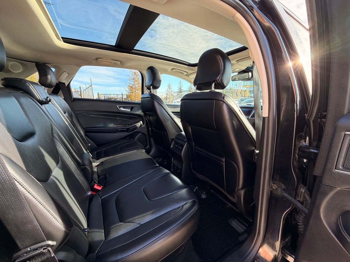 2019 Ford Edge - Image 28