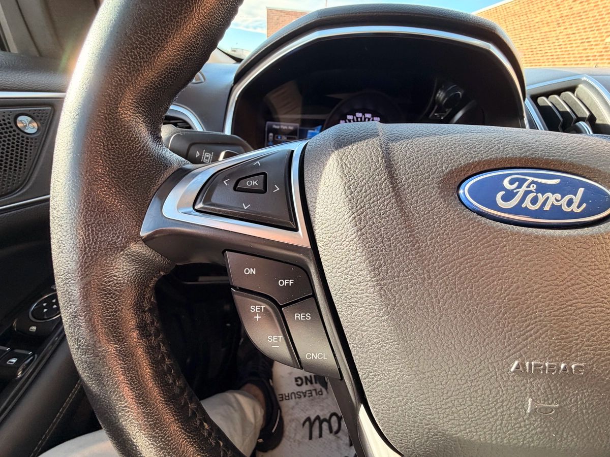 2019 Ford Edge - Image 15