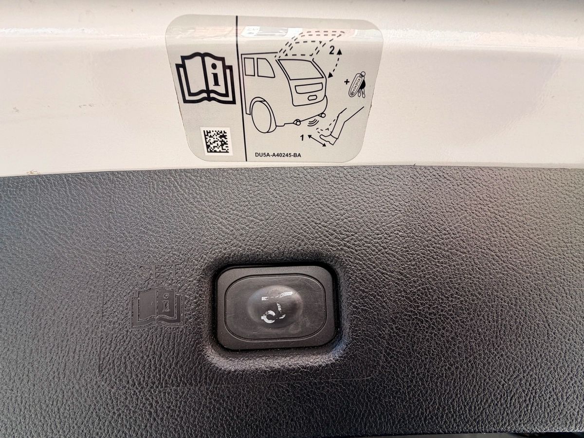 2017 Lincoln MKX - Image 29