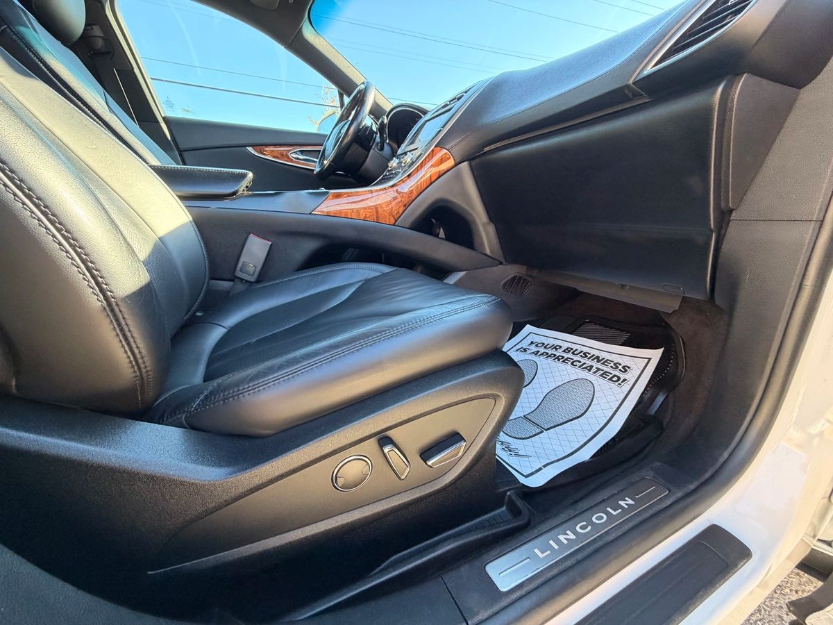 2017 Lincoln MKX - Image 10