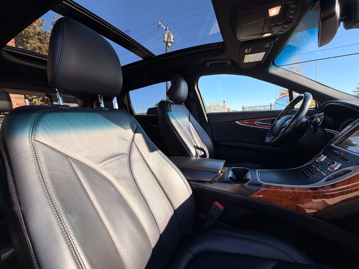 2017 Lincoln MKX - Image 11