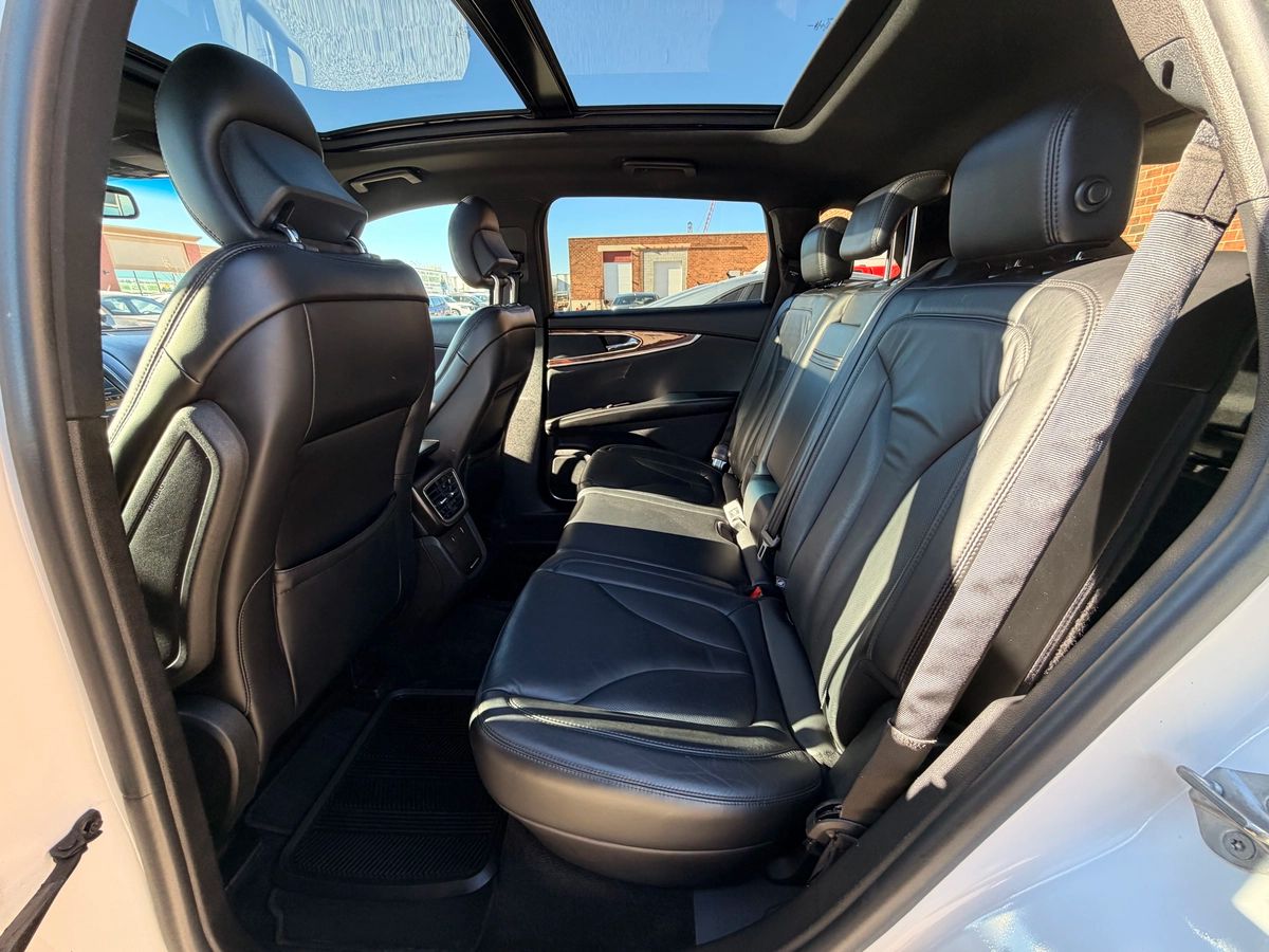 2017 Lincoln MKX - Image 23