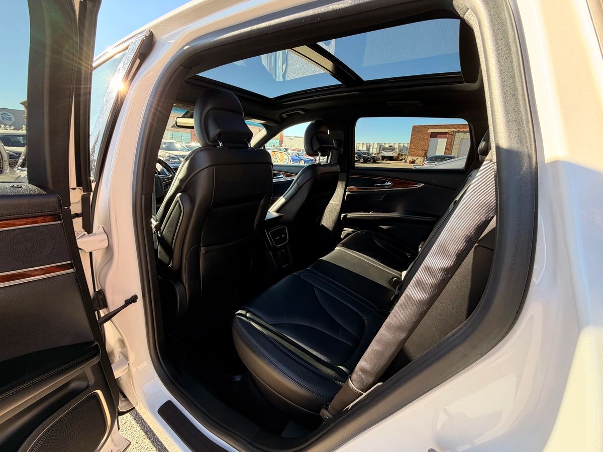 2017 Lincoln MKX - Image 22