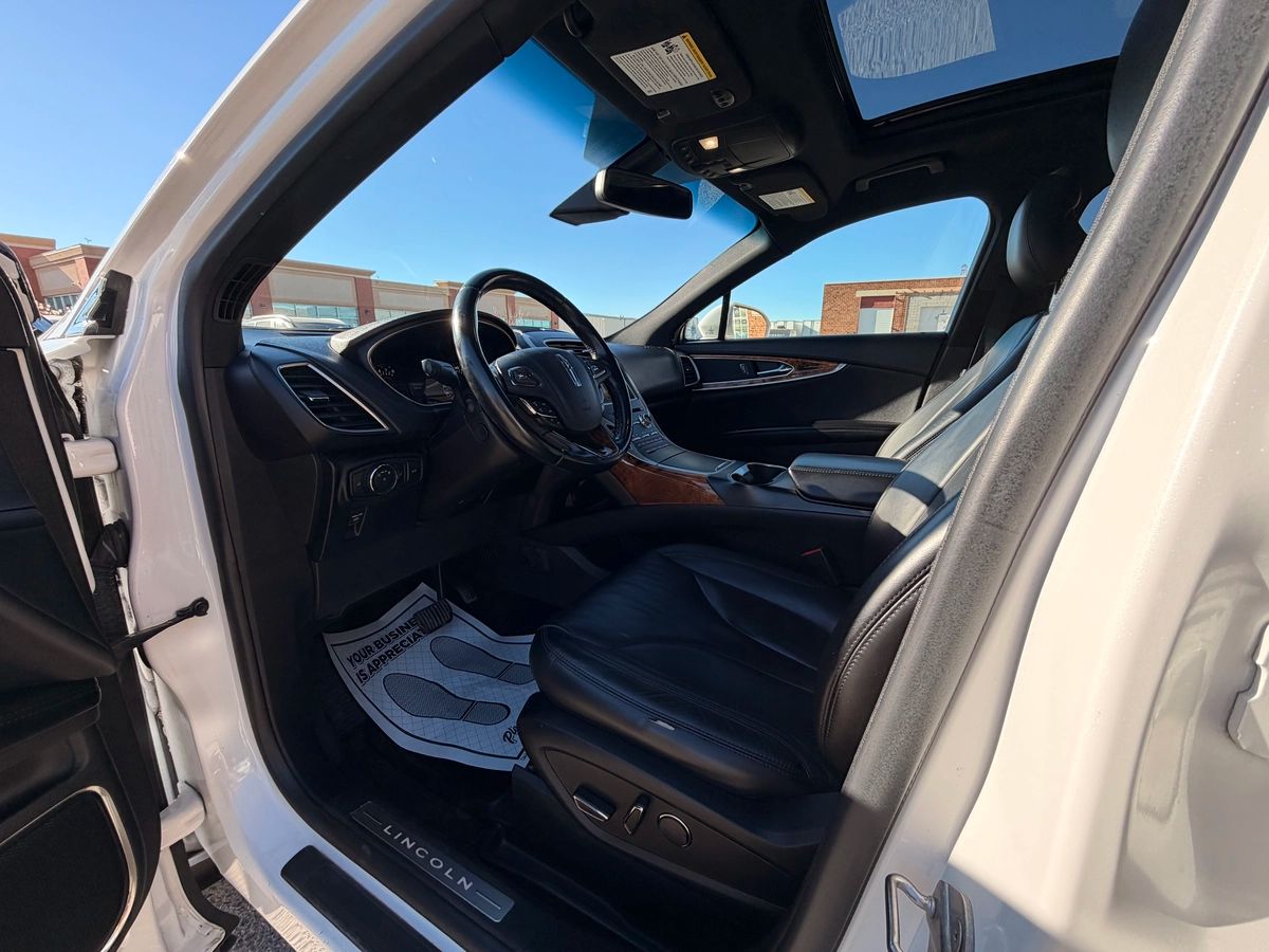 2017 Lincoln MKX - Image 19