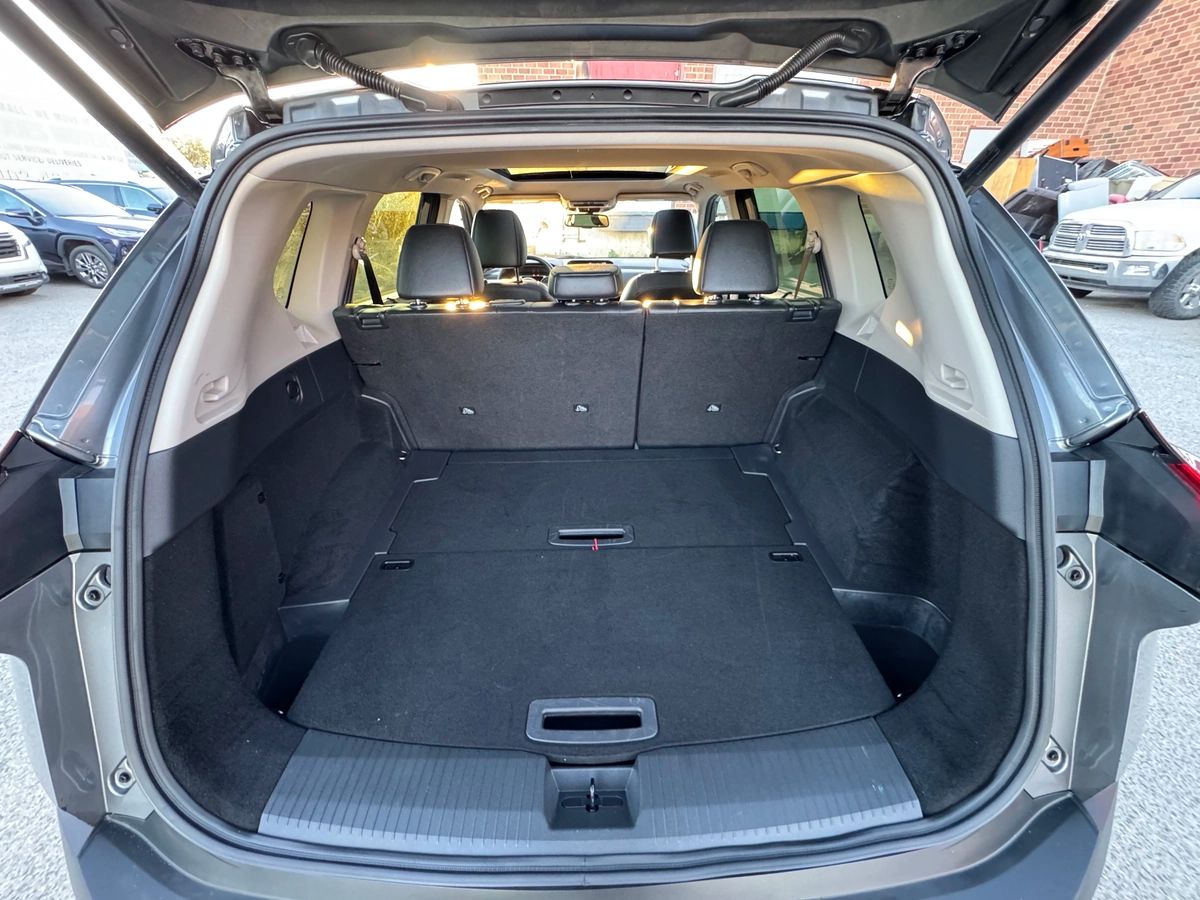 2023 Nissan Rogue - Image 17