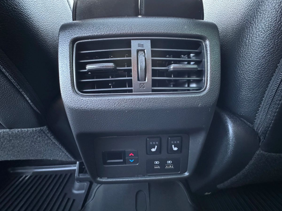 2023 Nissan Rogue - Image 16