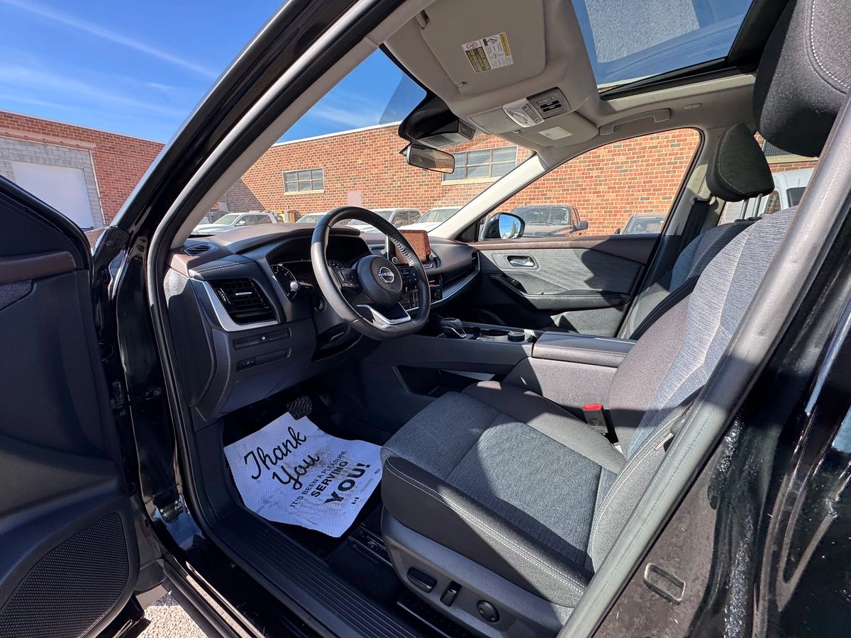 2022 Nissan Rogue - Image 8