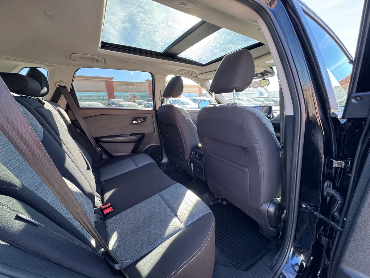 2022 Nissan Rogue - Image 18