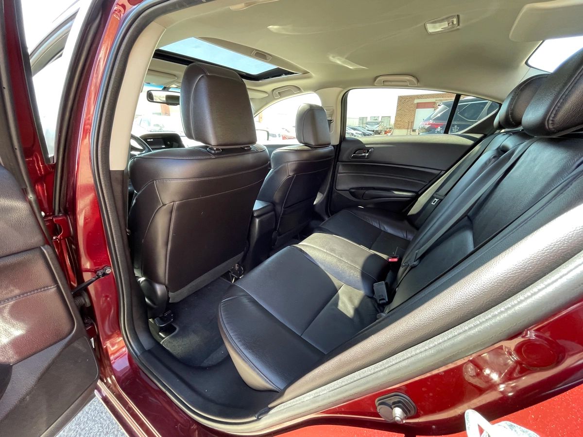 2015 Acura ILX - Image 16