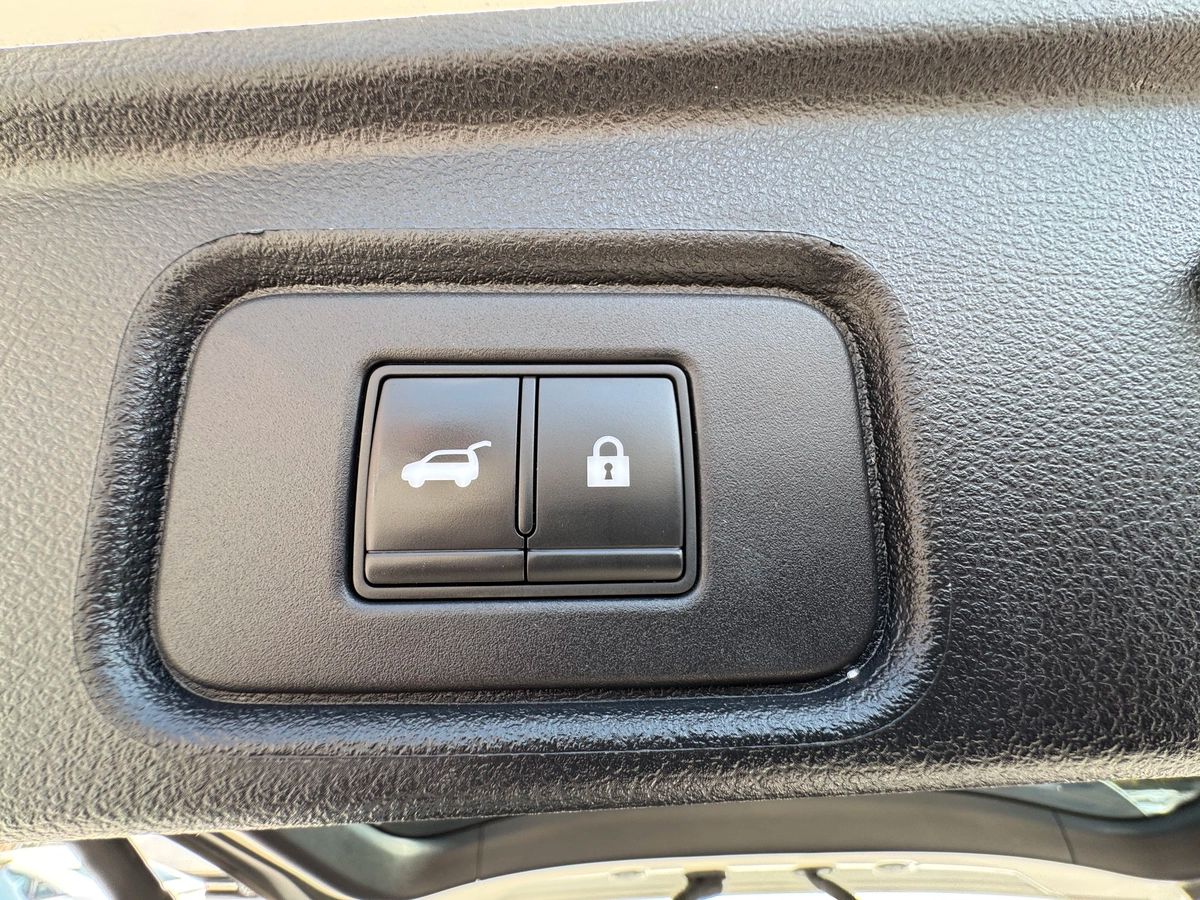 2022 Nissan Pathfinder - Image 21