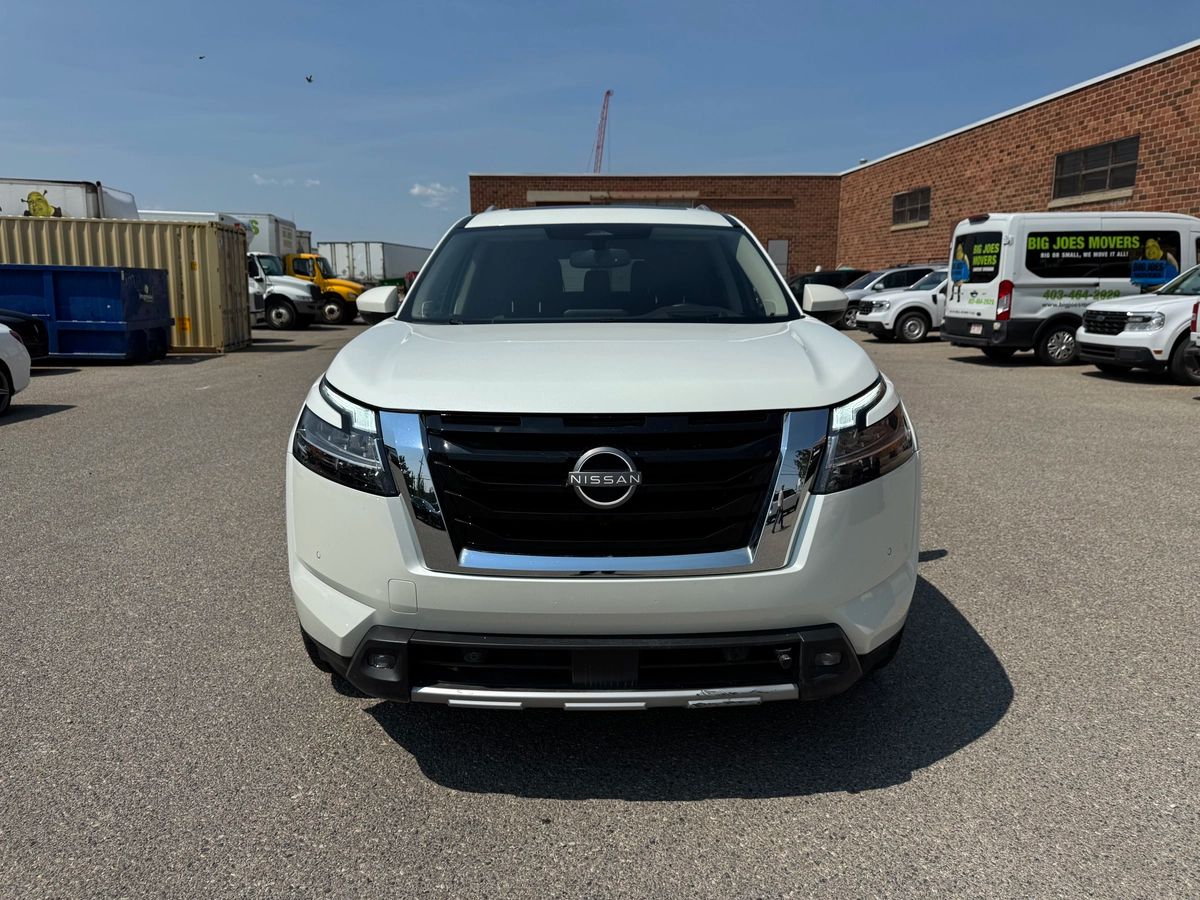 2022 Nissan Pathfinder - Image 2