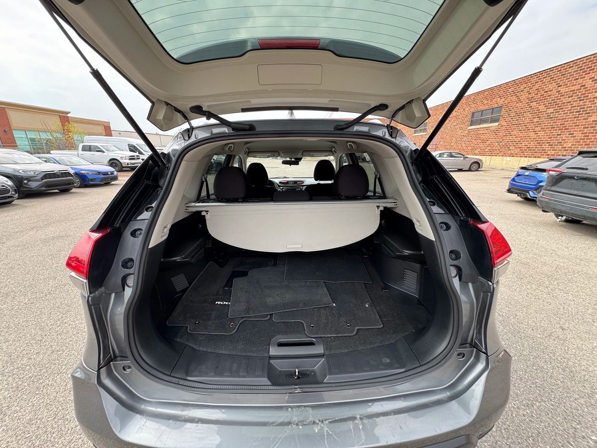 2020 Nissan Rogue - Image 17