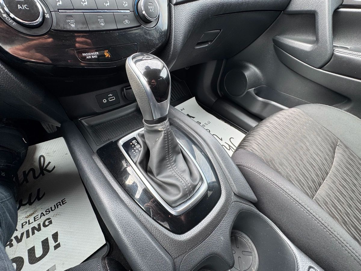 2020 Nissan Rogue - Image 24