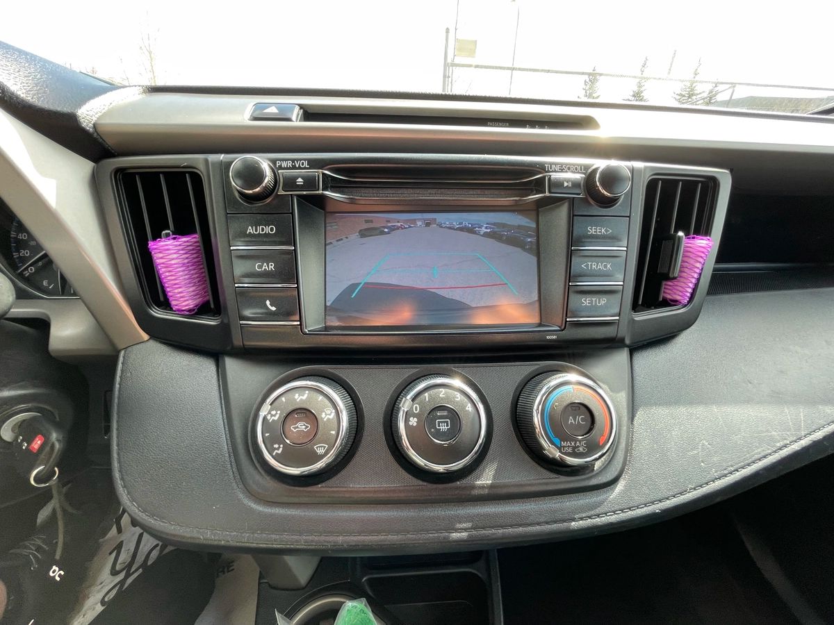2018 Toyota RAV4 - Image 28