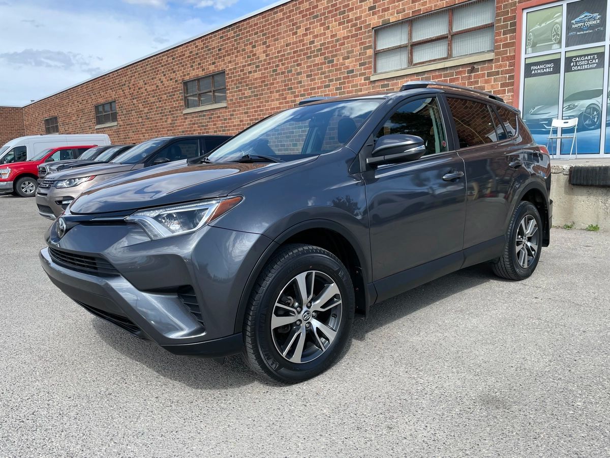 2018 Toyota RAV4 - Image 9