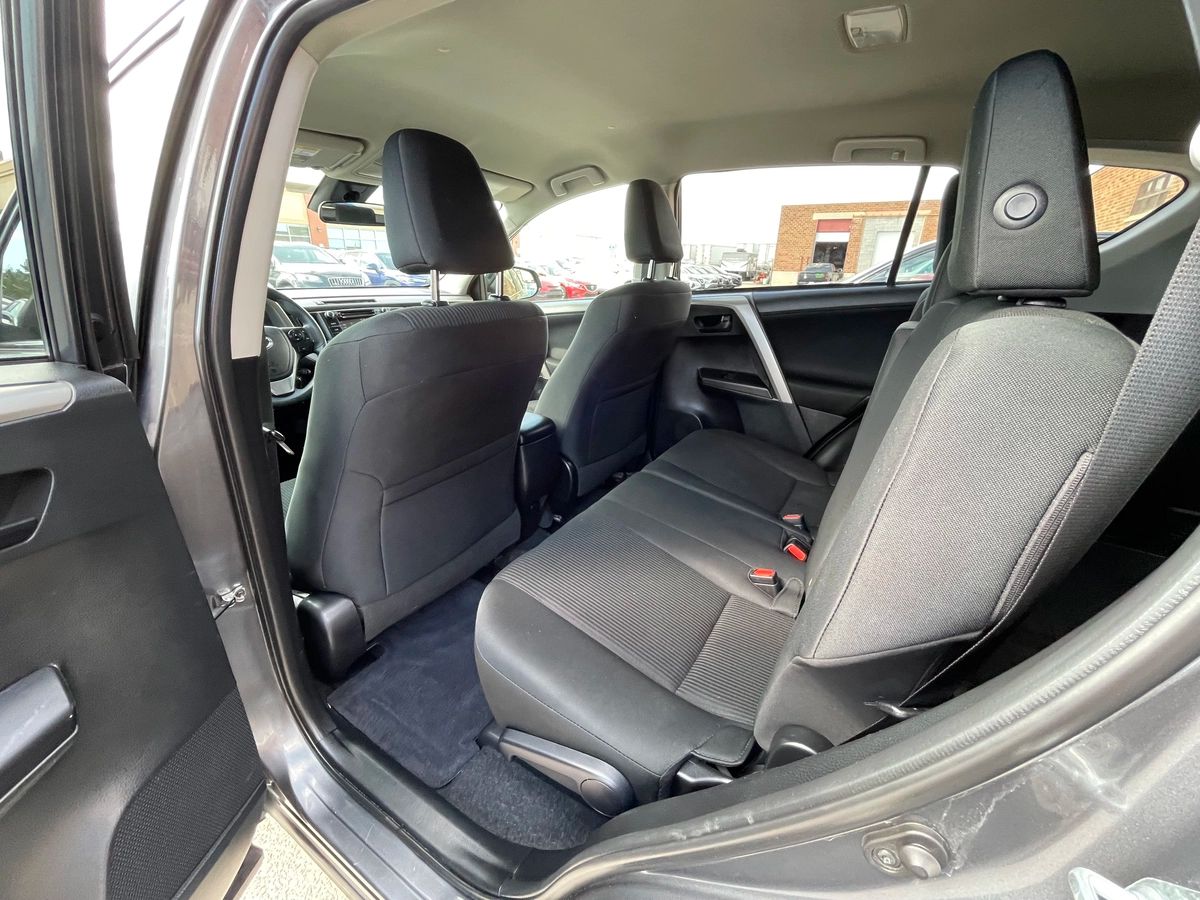2018 Toyota RAV4 - Image 14
