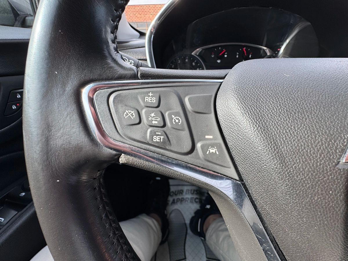 2020 Chevrolet Equinox - Image 24