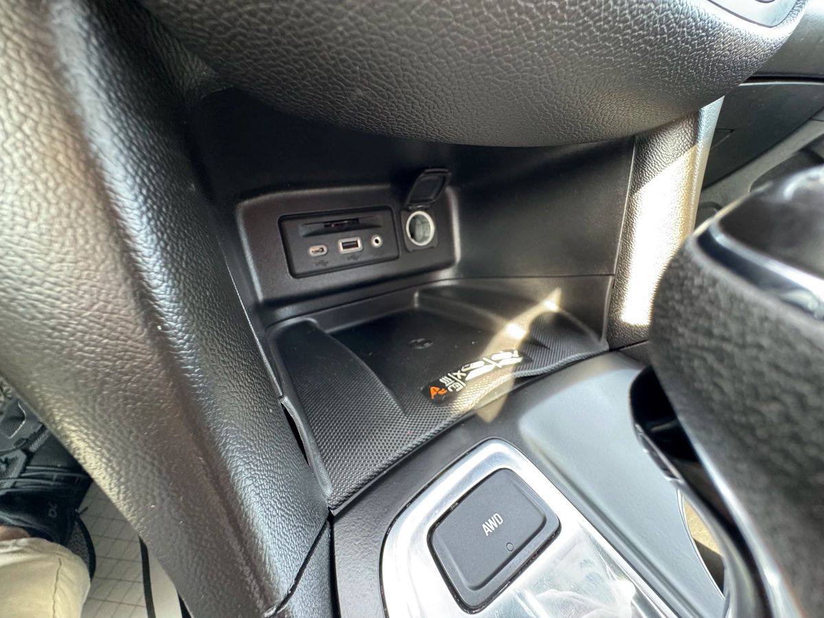 2020 Chevrolet Equinox - Image 19