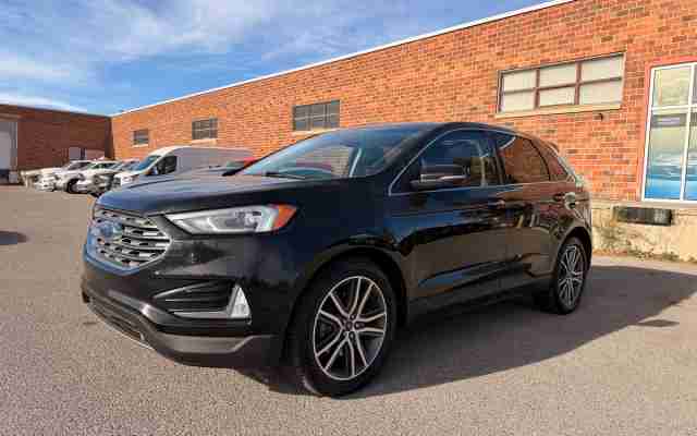 2019 Ford Edge Titanium - Request more images