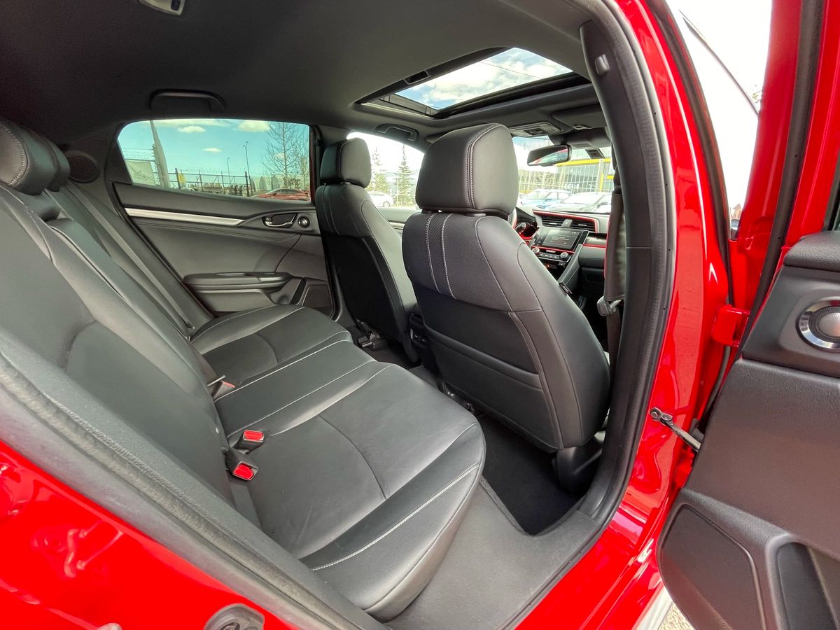2018 Honda Civic Hatchback - Image 20