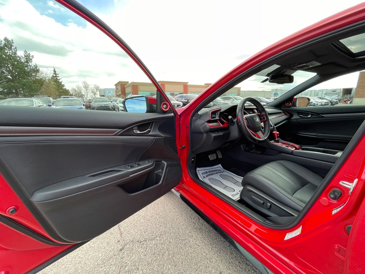 2018 Honda Civic Hatchback - Image 12