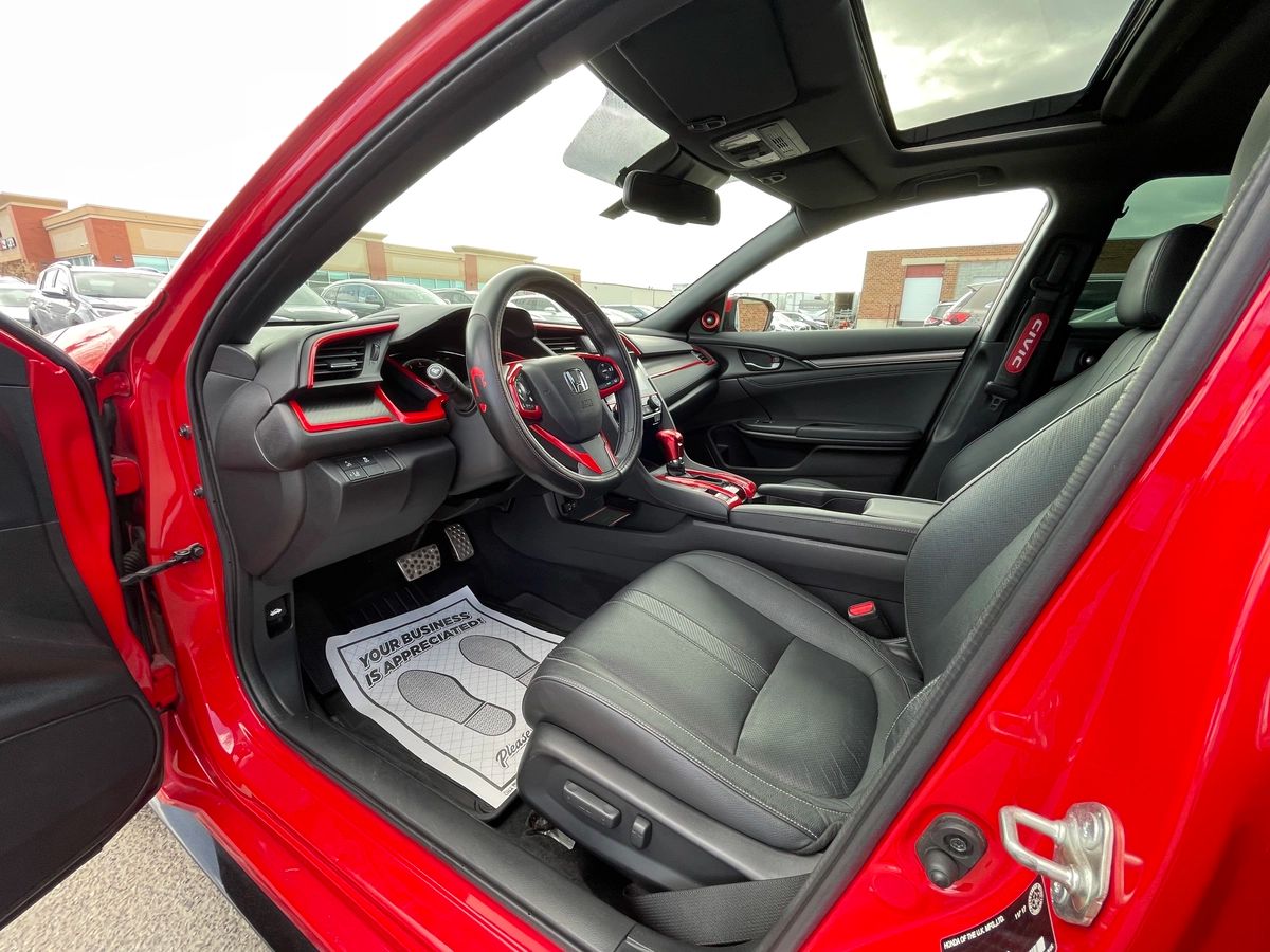2018 Honda Civic Hatchback - Image 11