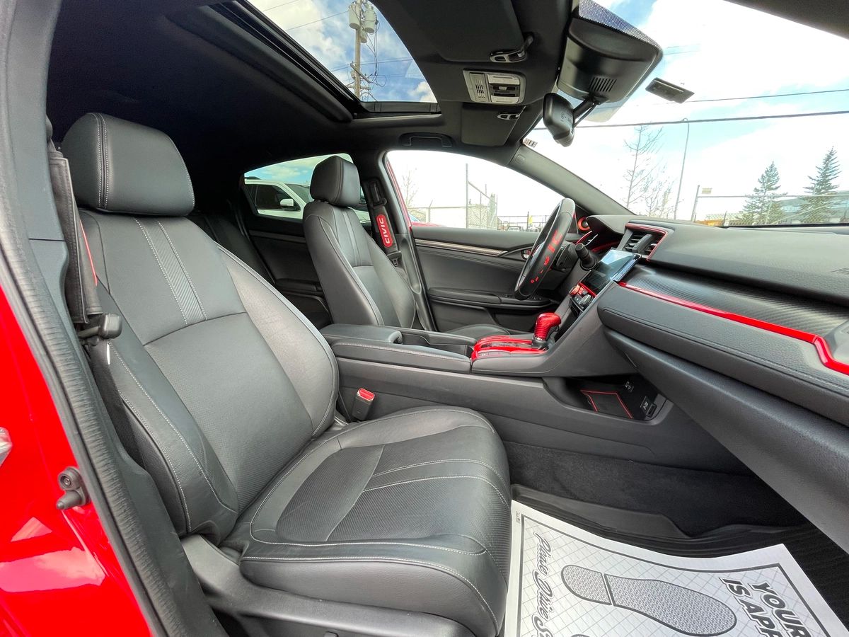 2018 Honda Civic Hatchback - Image 25