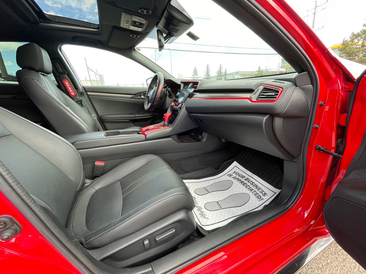 2018 Honda Civic Hatchback - Image 26