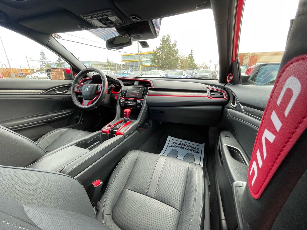 2018 Honda Civic Hatchback - Image 21