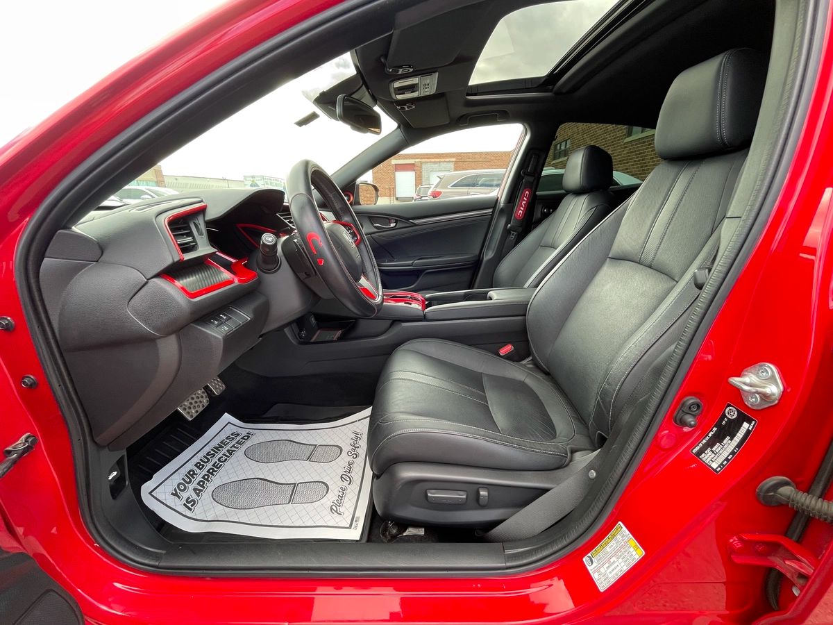2018 Honda Civic Hatchback - Image 13