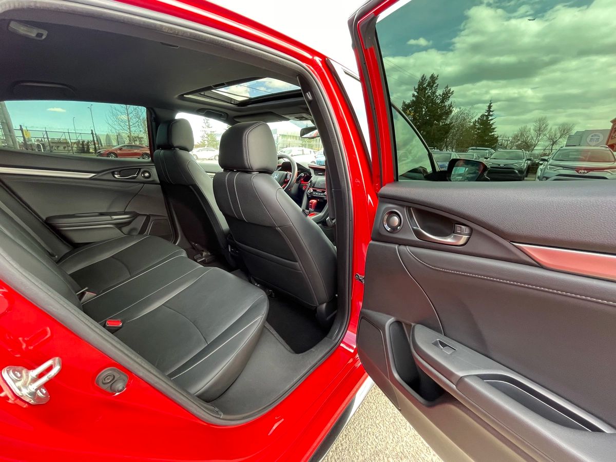 2018 Honda Civic Hatchback - Image 19