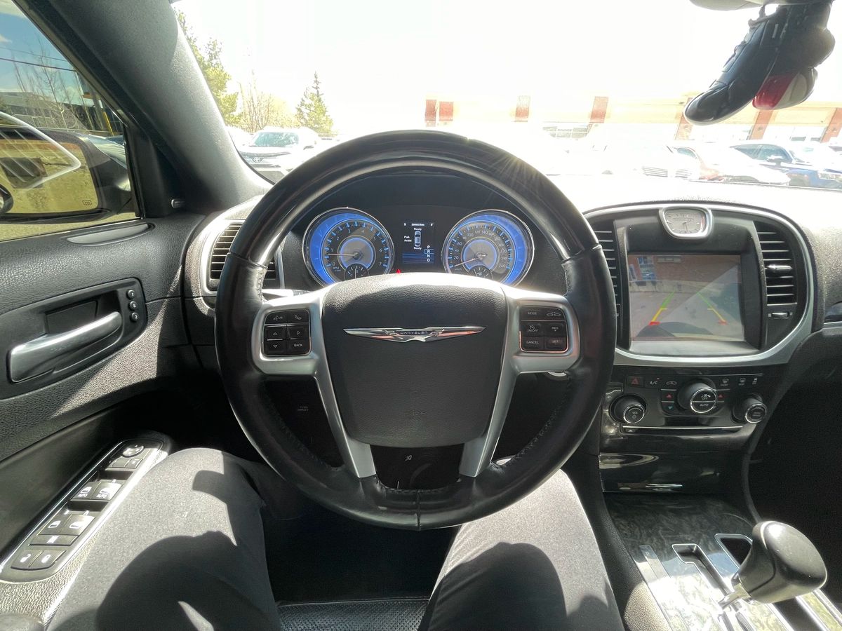2012 Chrysler 300 - Image 13
