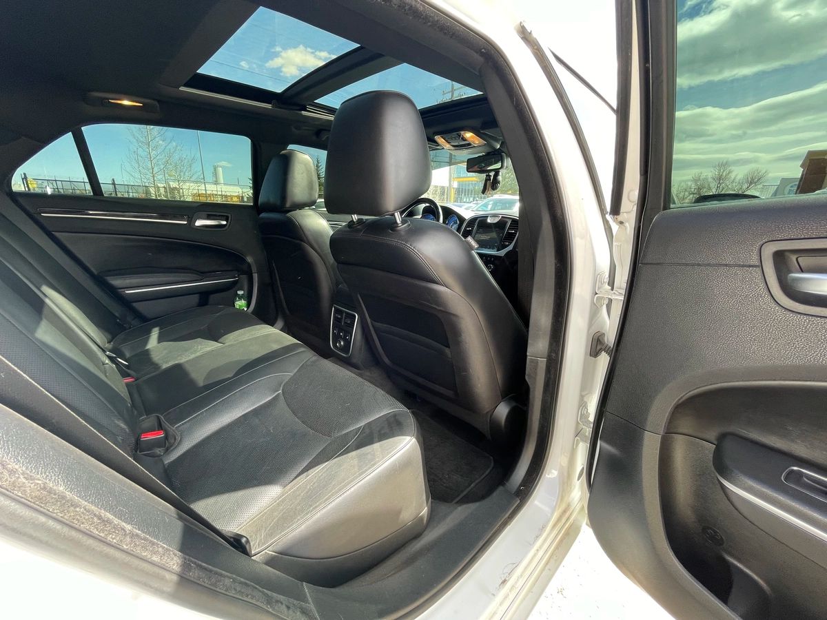 2012 Chrysler 300 - Image 24