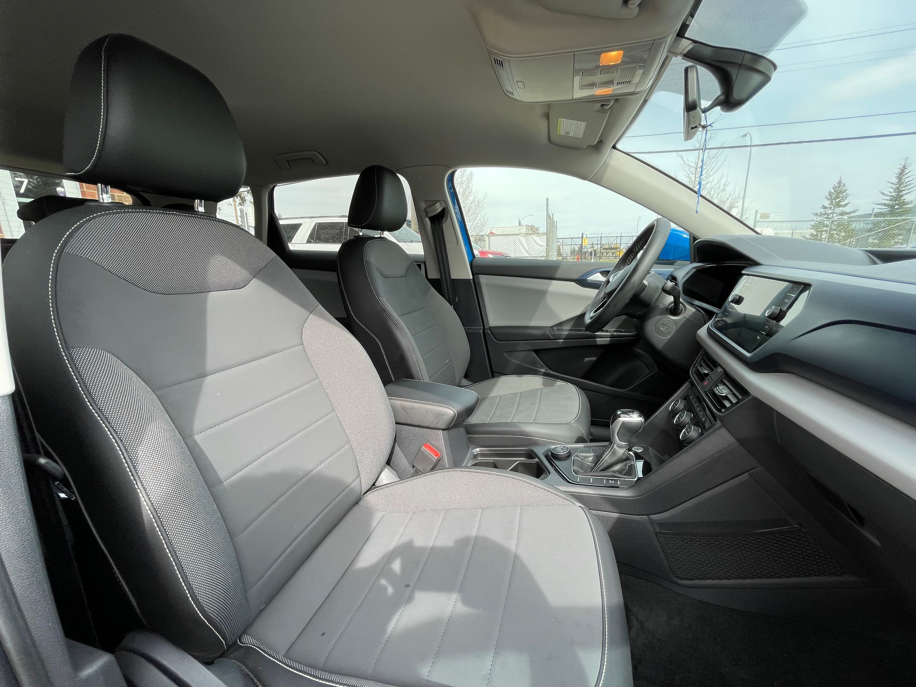 2022 Volkswagen Taos - Image 24