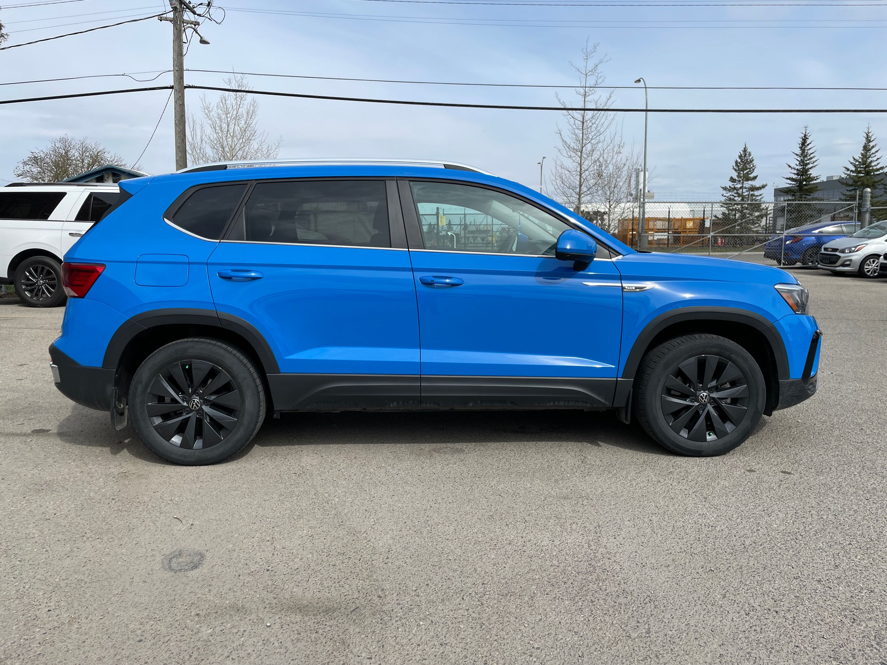 2022 Volkswagen Taos - Image 4