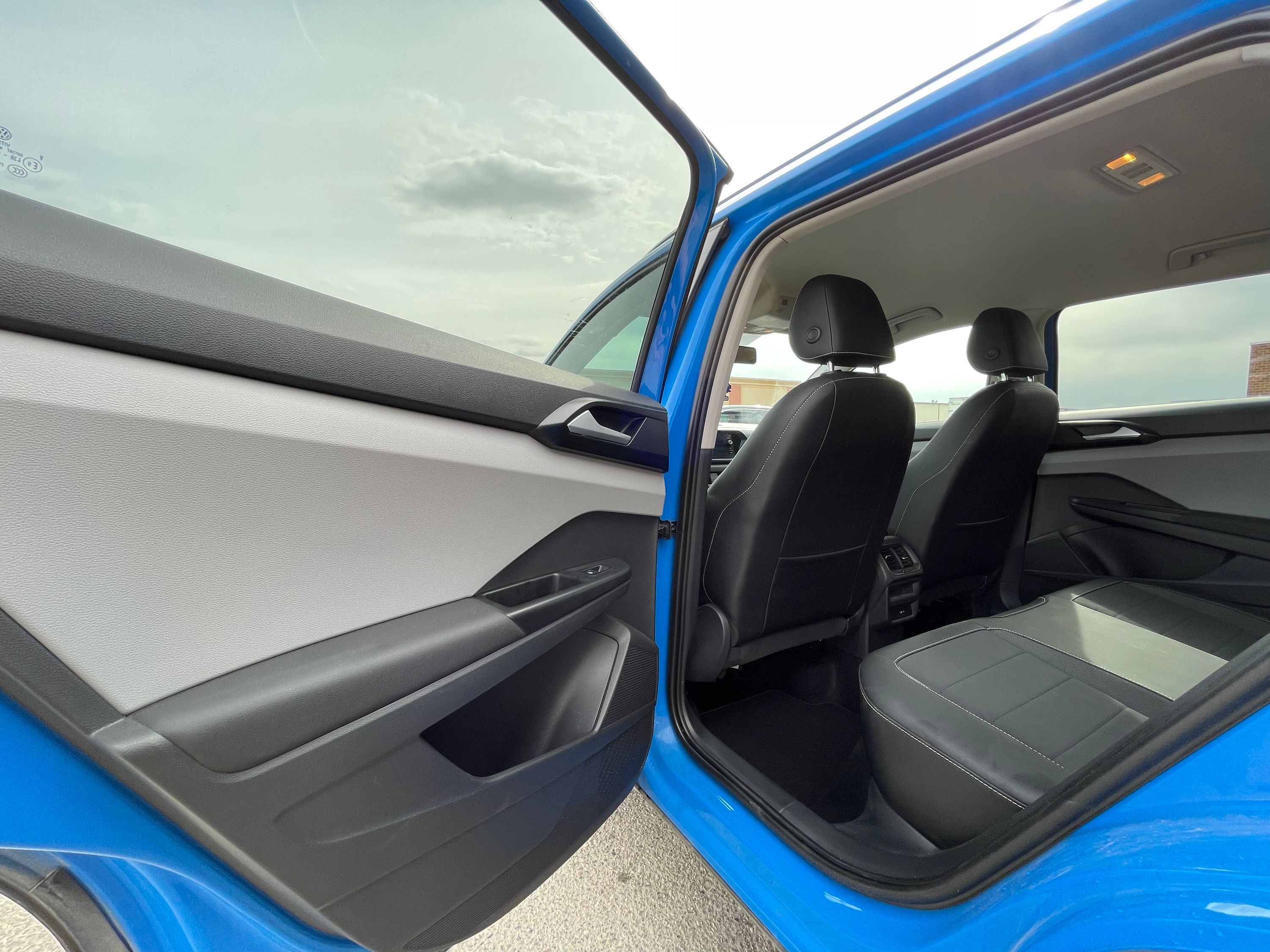2022 Volkswagen Taos - Image 15