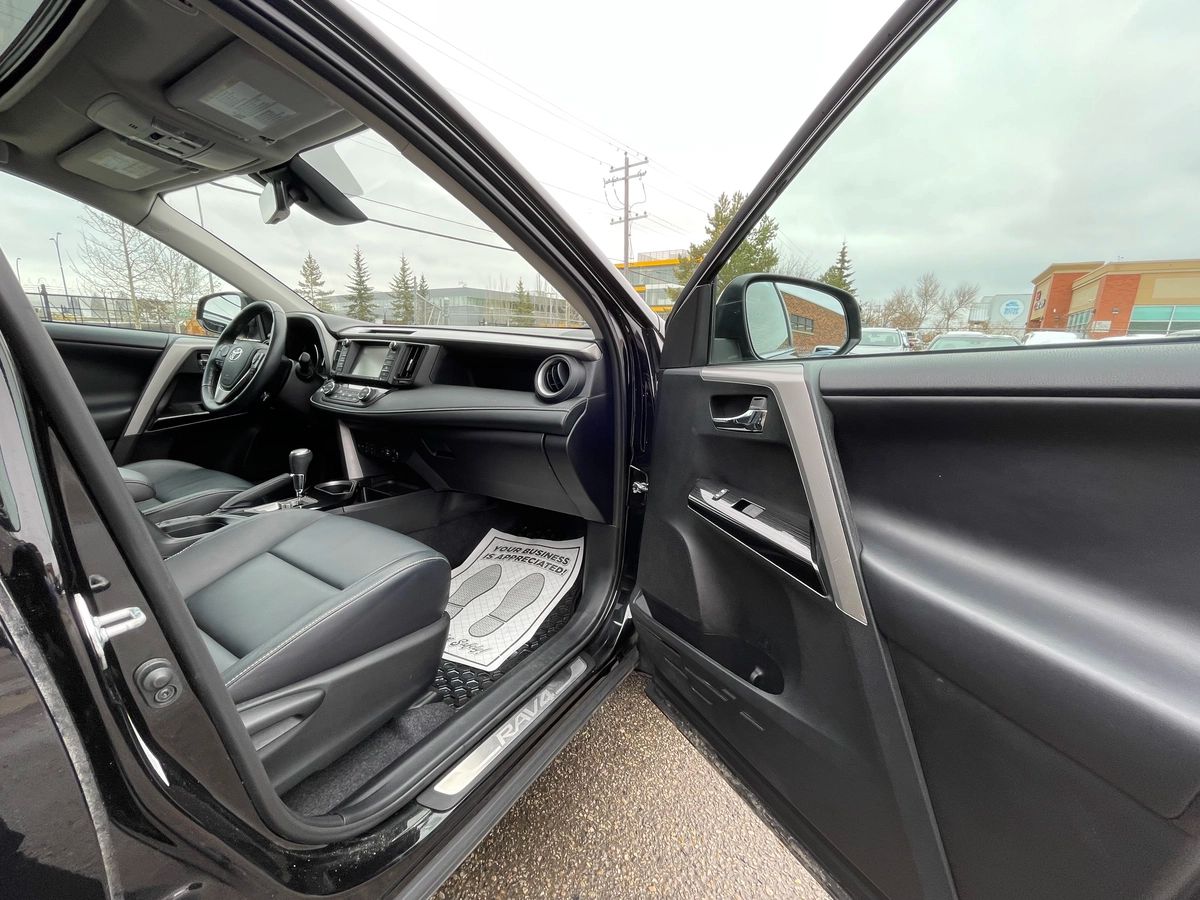 2016 Toyota RAV4 - Image 22