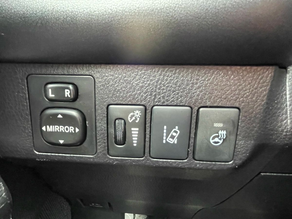 2016 Toyota RAV4 - Image 32