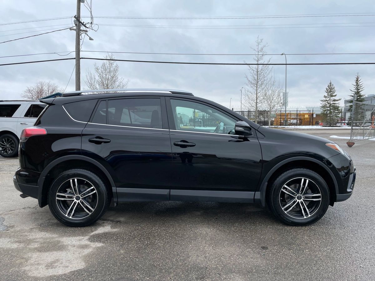 2016 Toyota RAV4 - Image 4