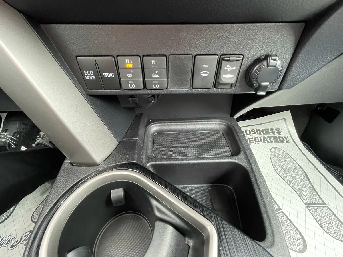2016 Toyota RAV4 - Image 27