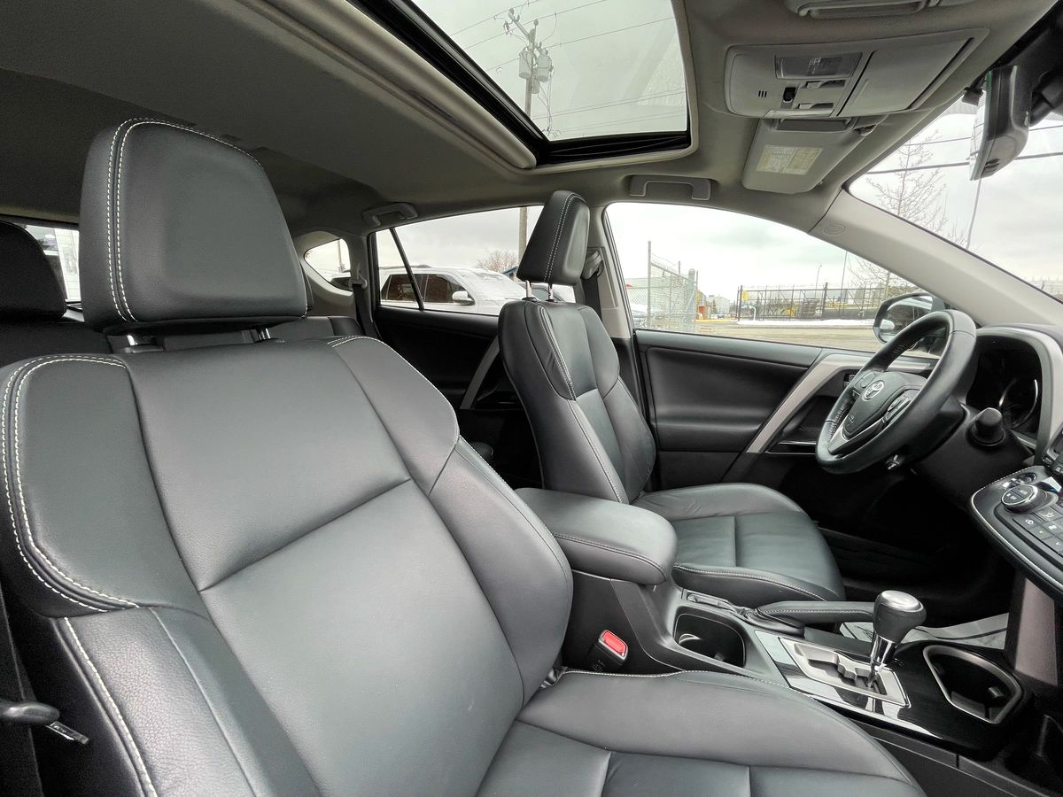 2016 Toyota RAV4 - Image 24