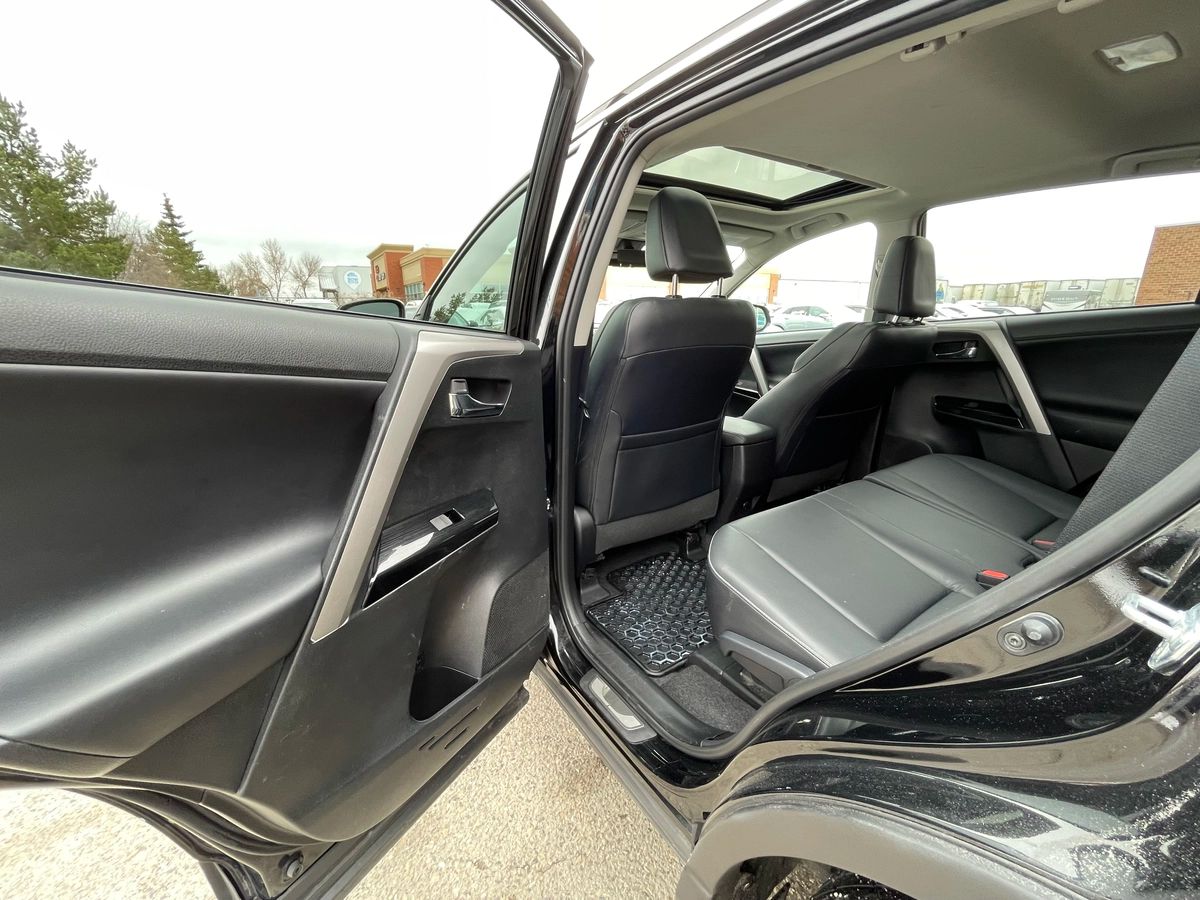 2016 Toyota RAV4 - Image 15