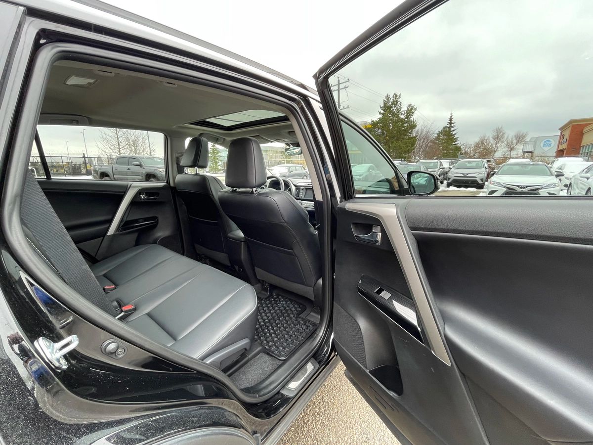 2016 Toyota RAV4 - Image 19