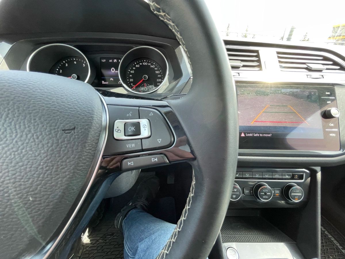 2021 Volkswagen Tiguan Highline - Image 33