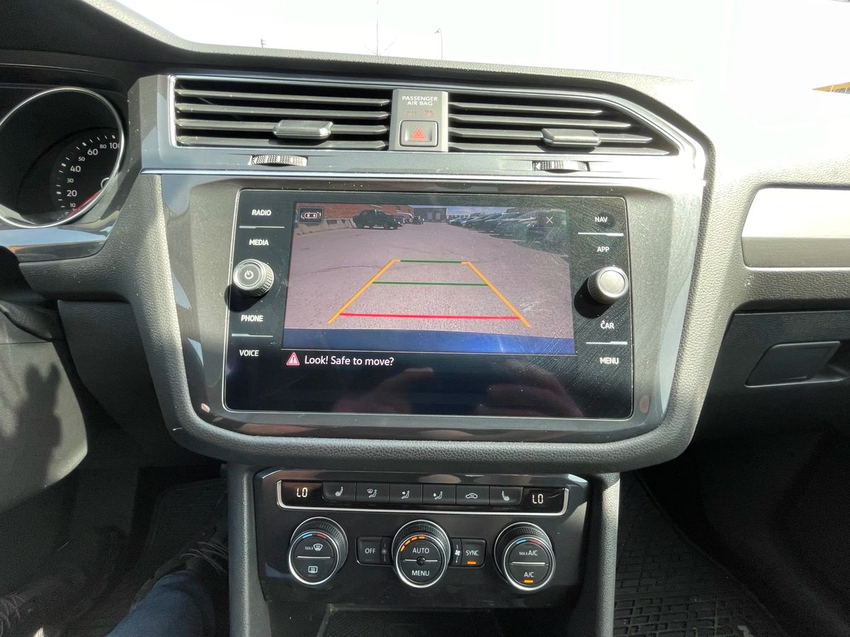 2021 Volkswagen Tiguan Highline - Image 31