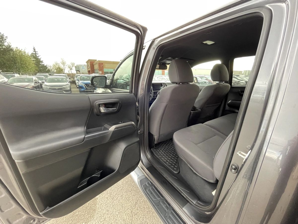 2018 Toyota Tacoma SR5 - Image 15