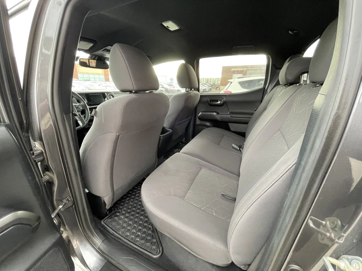 2018 Toyota Tacoma SR5 - Image 16